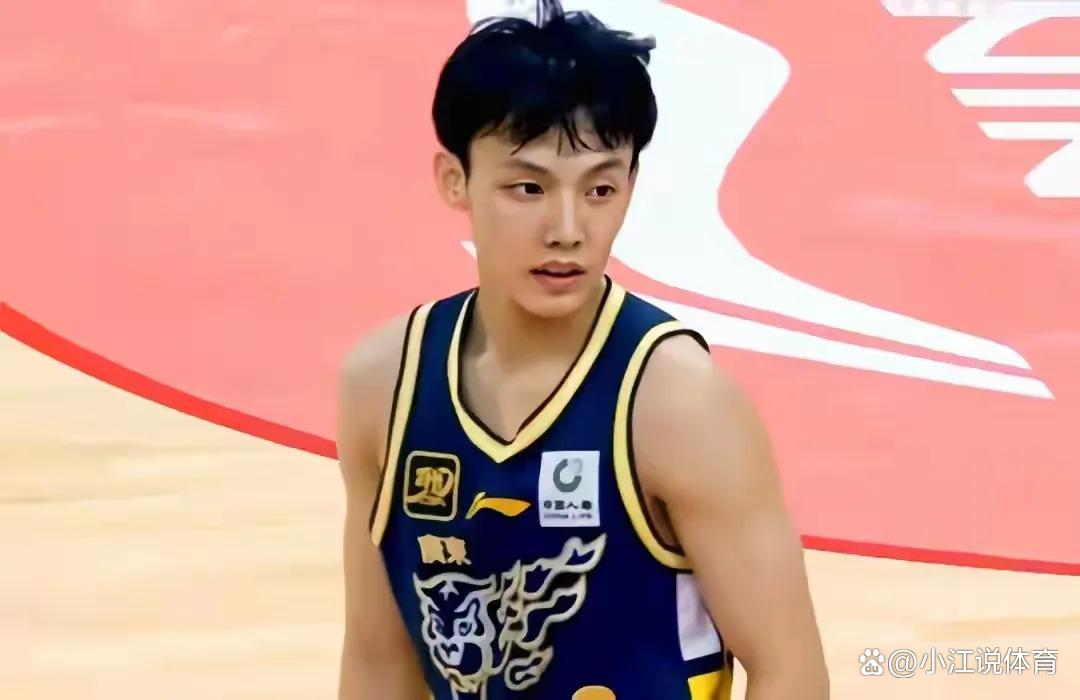 四川男篮在激烈对决中胜出，晋级