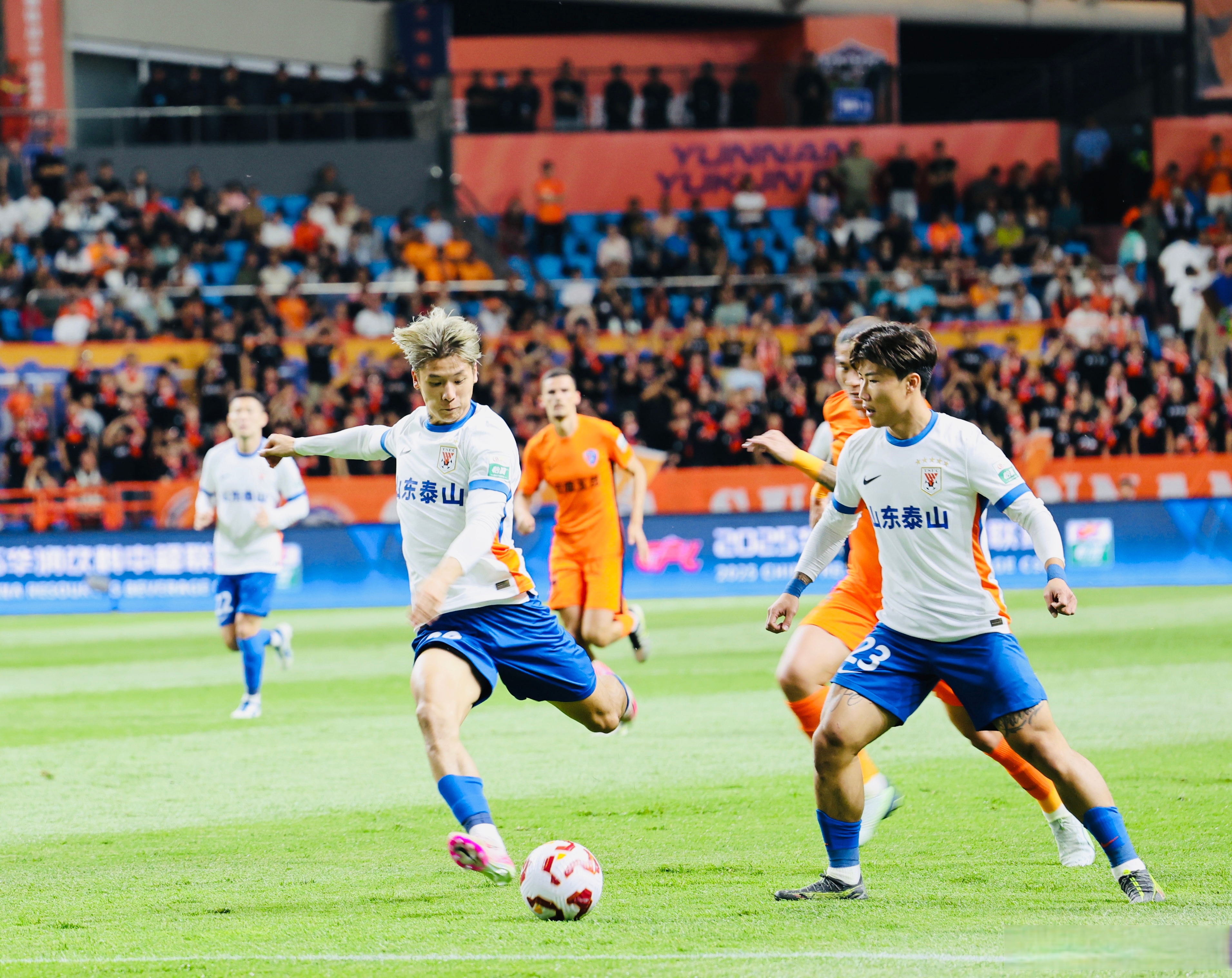 技战术彻底调整，球队在场上展现出不同的风采