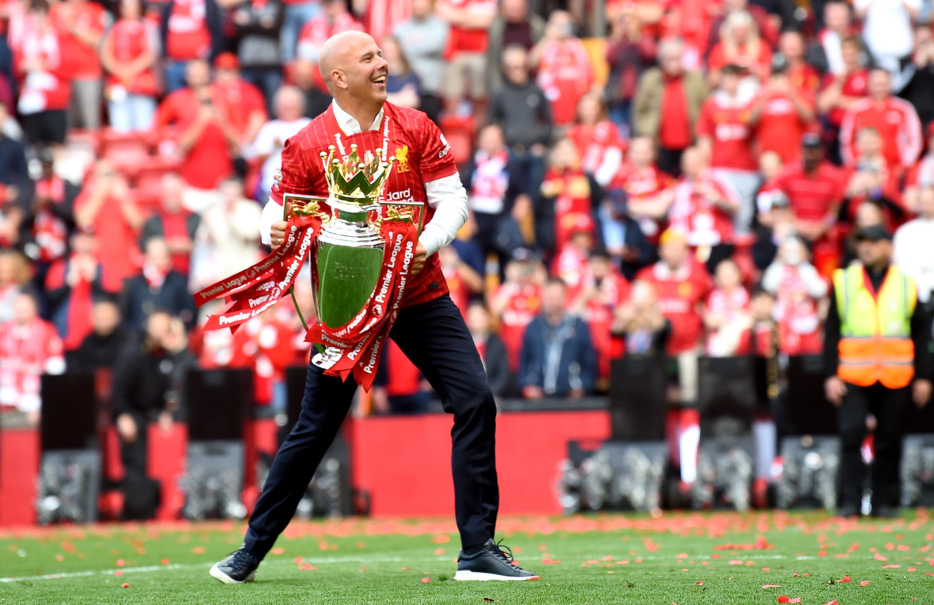 精彩表现，利物浦顺利跻身淘汰赛