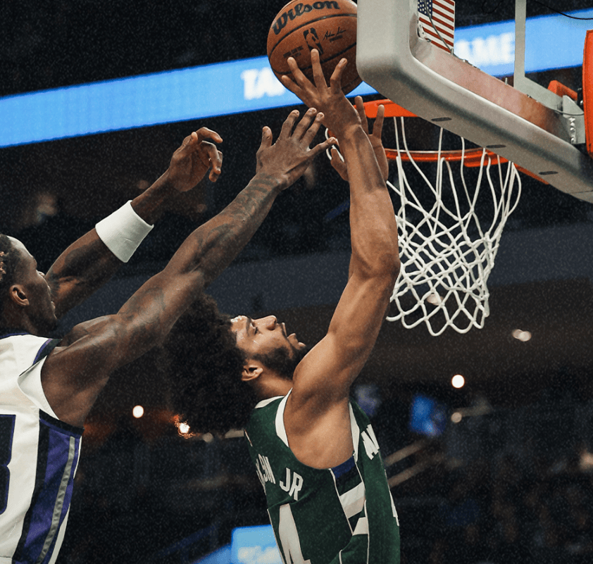 DB彩票-雄鹿大胜国王，字母哥22+10