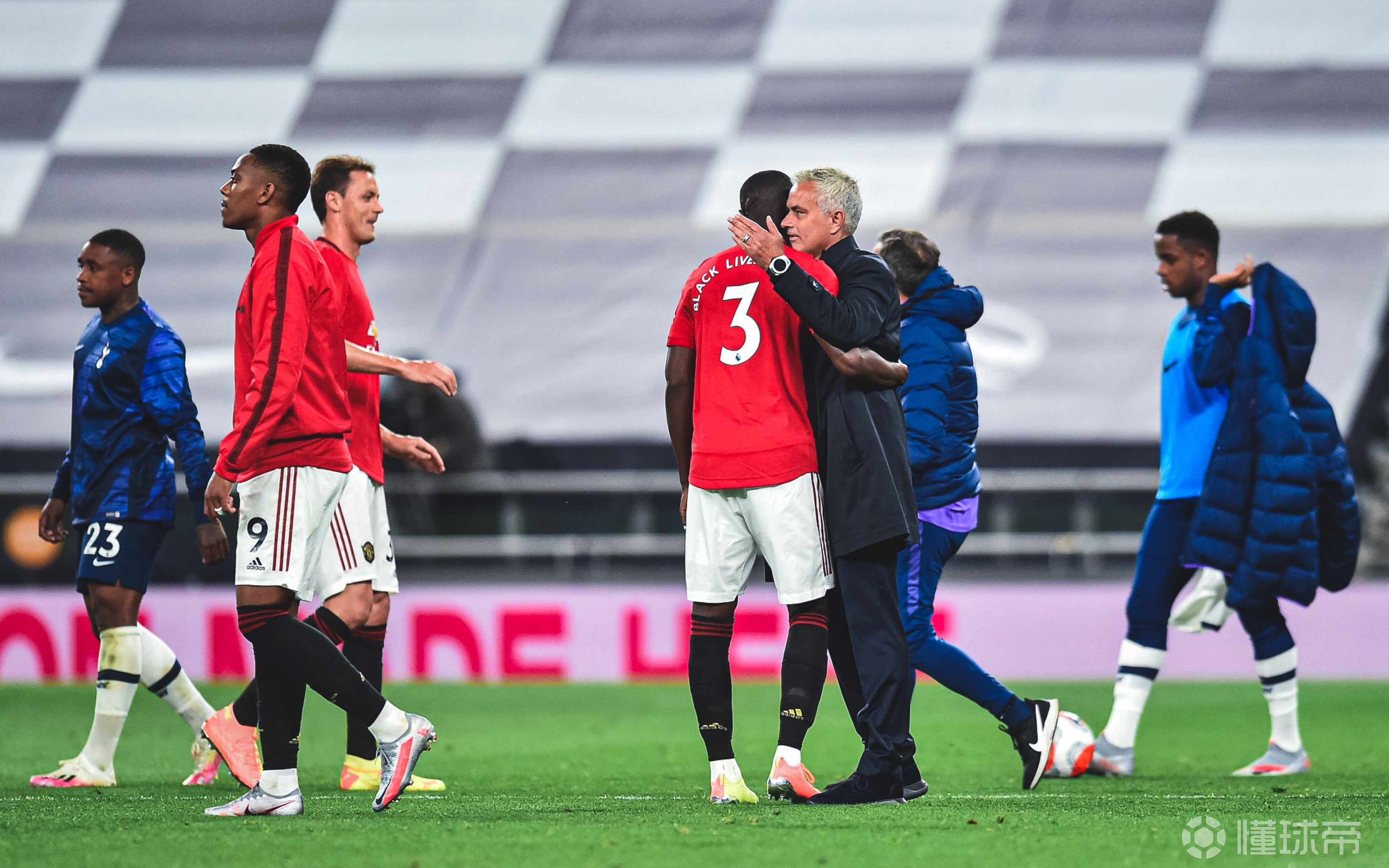 曼联客场2-1战胜托特纳姆，锦上添花！