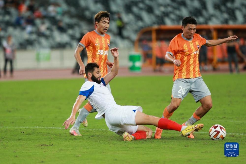 广州恒大绝杀点球战胜深圳佳兆业，豪取中超三连胜！