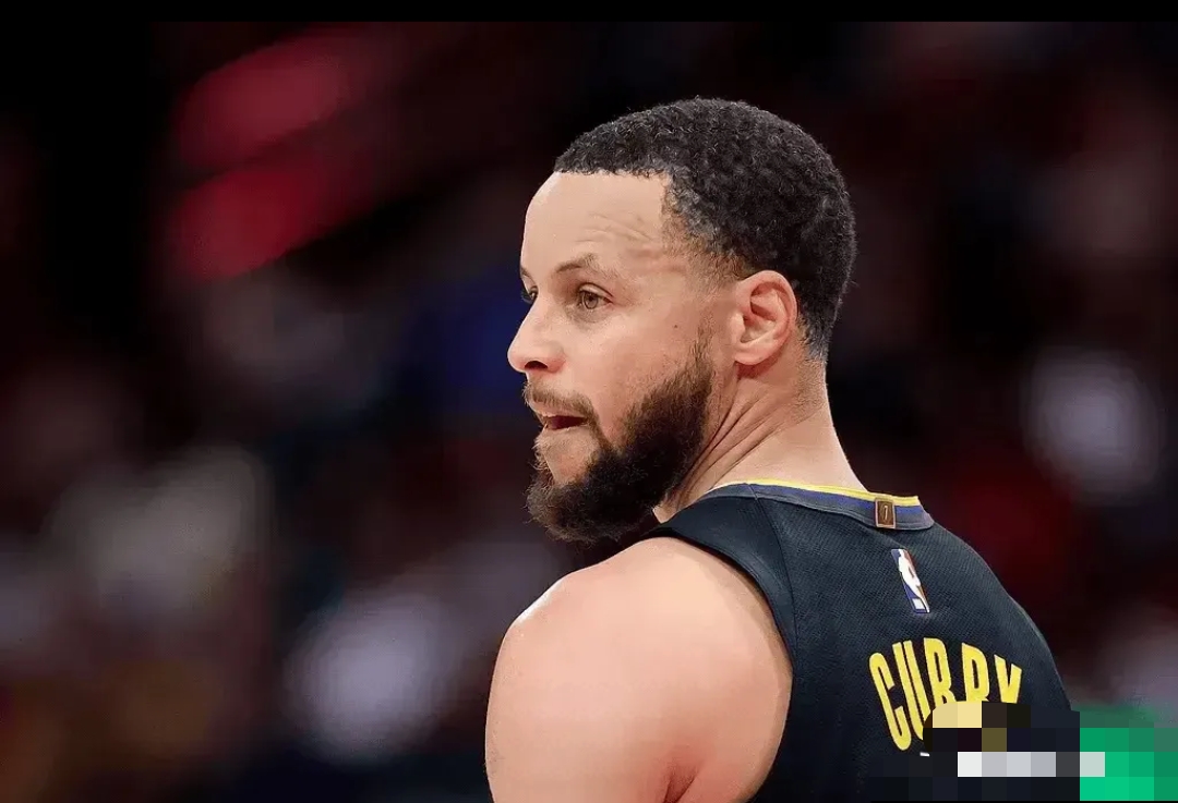 快船主场大胜宇宙勇士